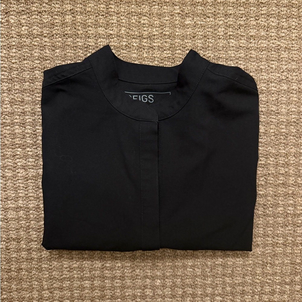 FIGS Rafaela Oversized Scrub Top - S in black